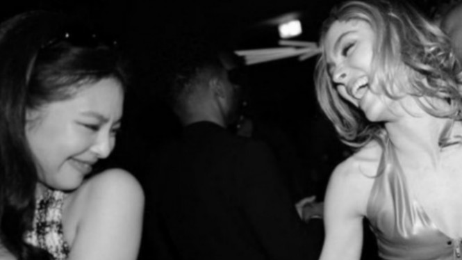 Jennie BLACKPINK & Lily-Rose Depp