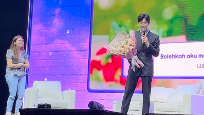 Cahaya Padang/IntipSeleb