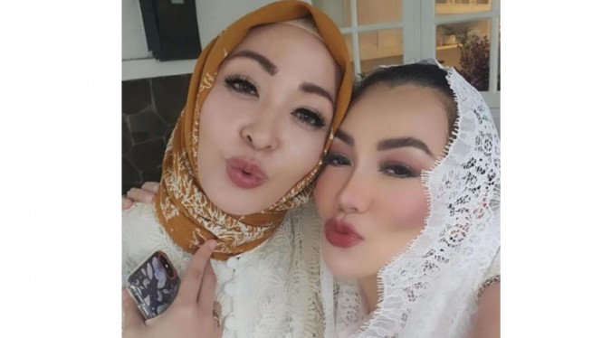 Angelina Sondakh dan Reza Artamevia