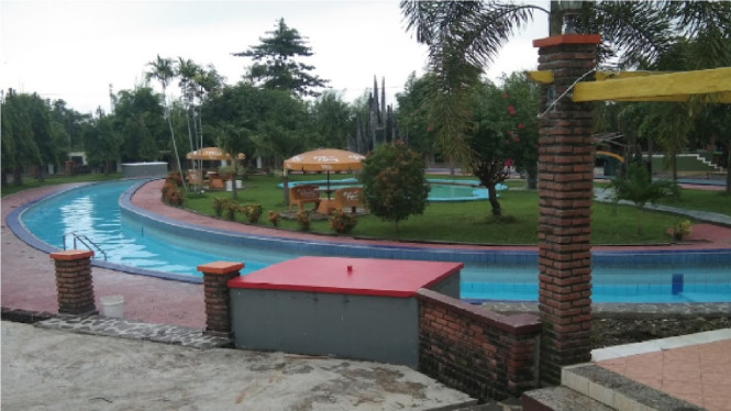 Kolam Renang Rajawali Surya Kadipaten