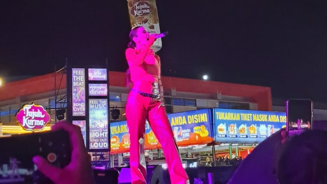 Intipseleb/Tiya Sukmawati