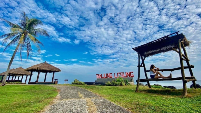 Pantai Tanjung Lesung