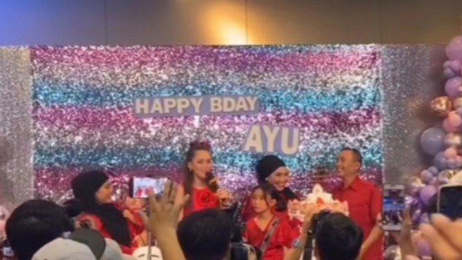 Ulang tahun Ayu Ting Ting