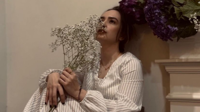 Instagram/anneofficial1990