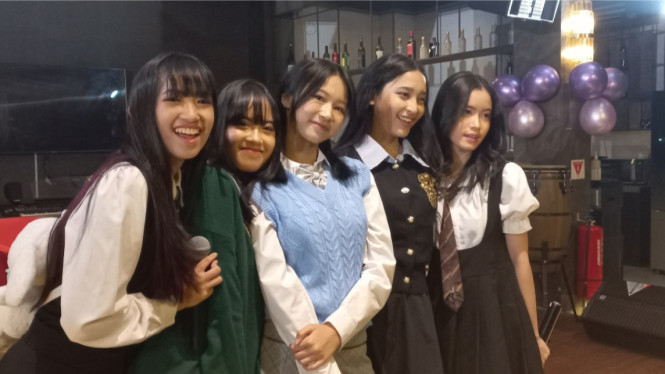 ARIZE Kembali Hangatkan Dunia Girlband Indonesia