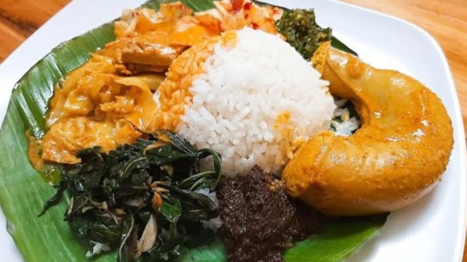 Nasi Kapau Typical Food of West Sumatra