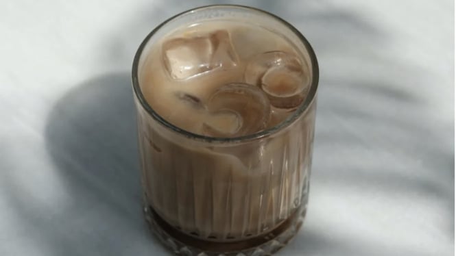 Cara Membuat Kopi Gula Aren di Rumah Ala Kafe