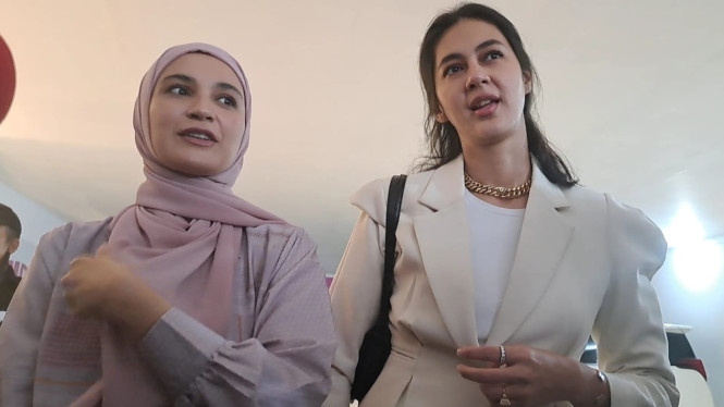 Intipseleb/Tiya Sukmawati