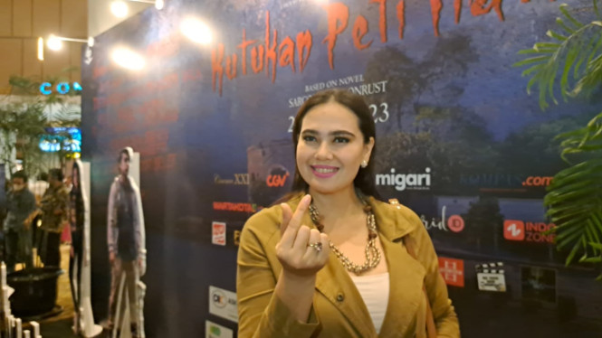 Intipseleb/Tiya Sukmawati