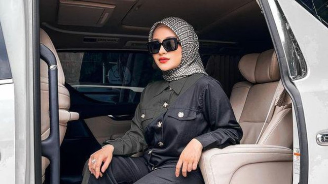 Instagram.com/@nathalieholscher