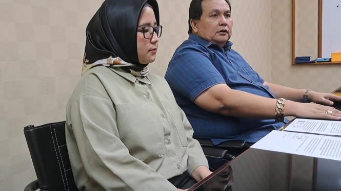 Intipseleb/Tiya Sukmawati