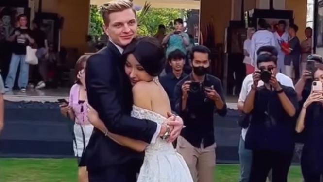 Instagram/lucintaluna_manjalita