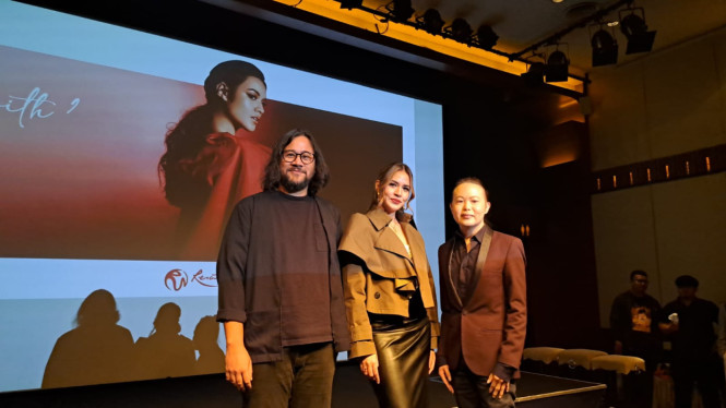 Intipseleb/Tiya Sukmawati