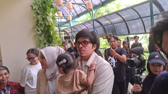 Intipseleb/Tiya Sukmawati