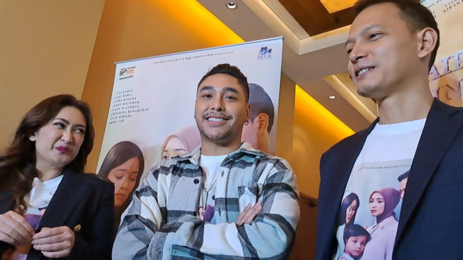 Intipseleb/Tiya Sukmawati