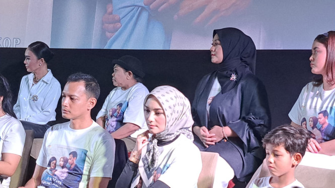 Intipseleb/Tiya Sukmawati