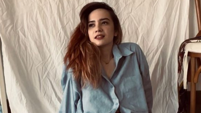 Instagram/anneofficial1990