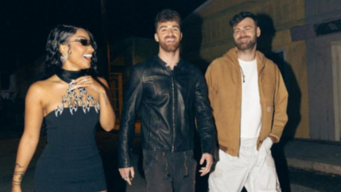 Instagram/@thechainsmokers