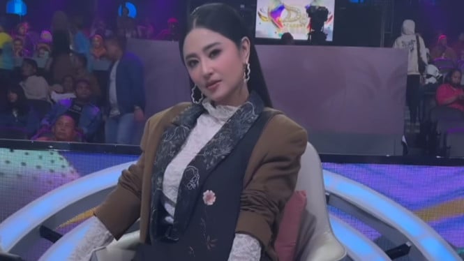 Instagram.com/@dewiperssik9