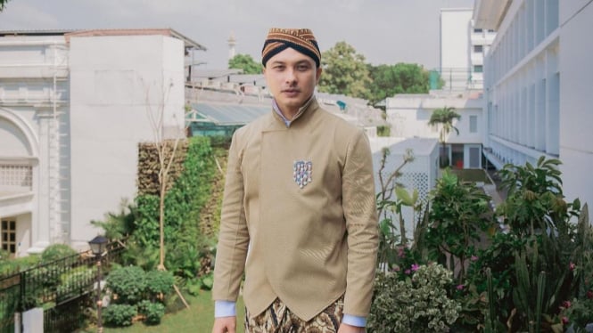 Walau Sendiri, Nicholas Saputra Ngaku Gak Pernah Ngerasa Kesepian