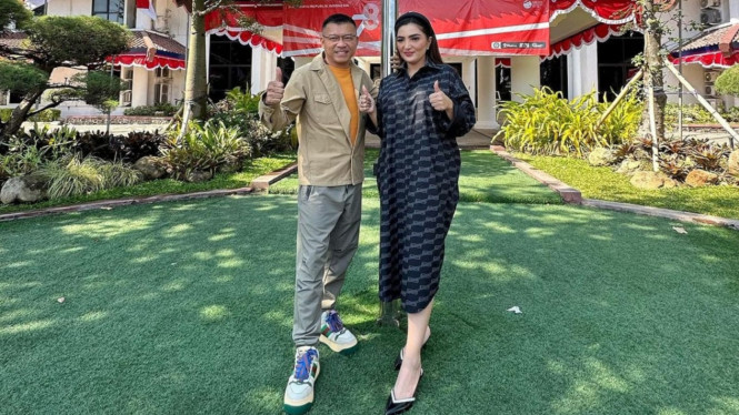 Intipseleb/Tiya Sukmawati