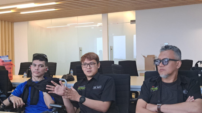 Intipseleb/Tiya Sukmawati