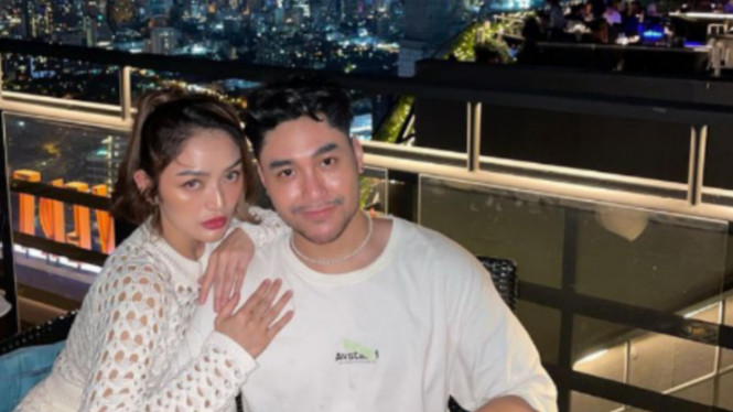 Instagram/@sitibadriahh