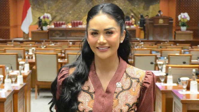 Instagram/krisdayantilemos