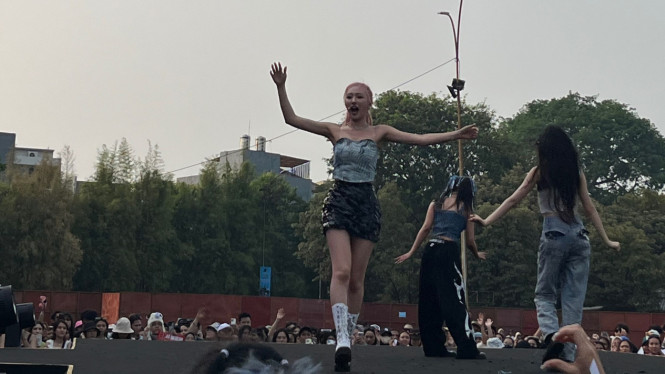 IntipSeleb/Cahaya Padang