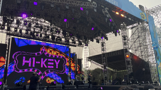 IntipSeleb/Cahaya Padang