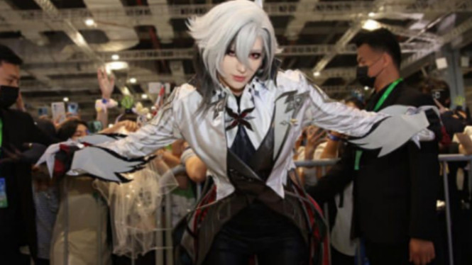 Instagram/@coser.karina