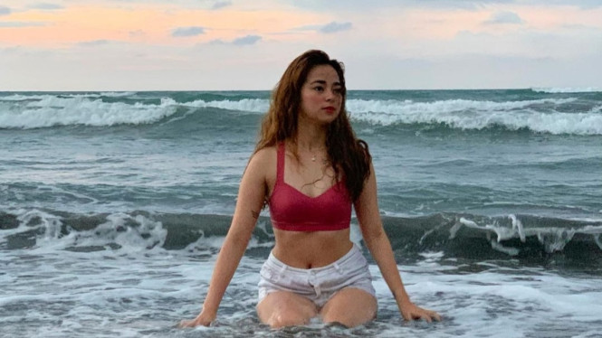 Instagram/ @ajravsss