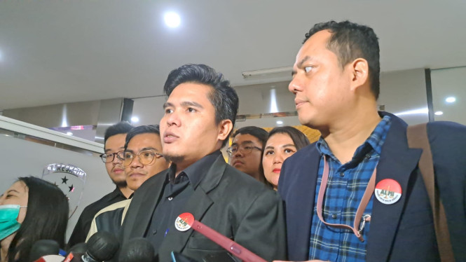 Intipseleb/Tiya Sukmawati