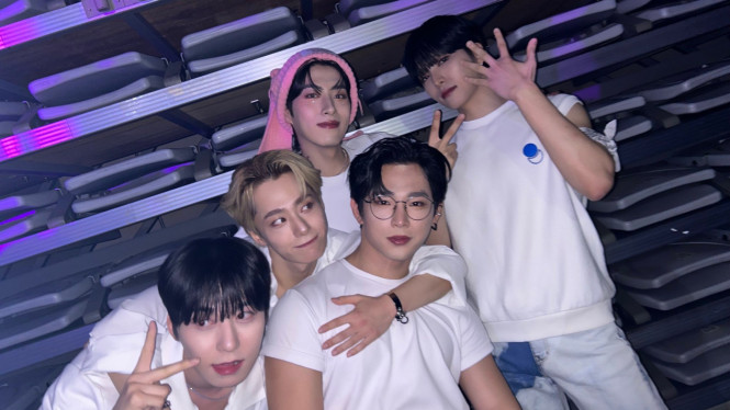 Twitter.com/official_oneus