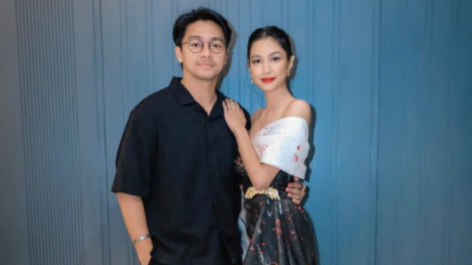 Instagram/@devamahenra