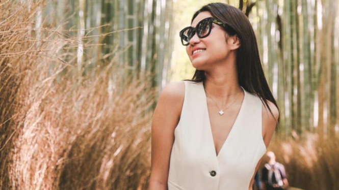 Instagram.com/@azizahsalsha_