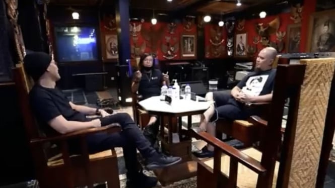 YouTube/VIDEO LEGEND