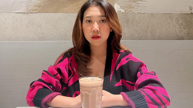 Instagram.com/@kikysaputrii