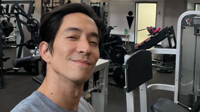 Instagram/ @louisscott