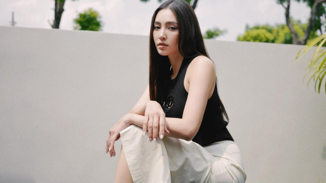 7 Inspirasi Outfit Nongkrong ala Ranee Campen Pemain Takdir Cinta