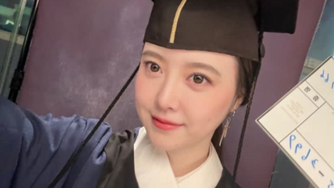 Selamat! Koo Hye Sun Akhirnya Lulus dari Universitas Sungkyunkwan