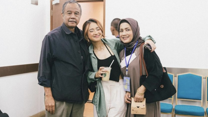 rahmaniaastrini/instagram