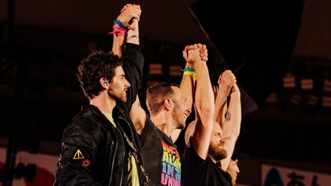 Instagram/ @coldplay