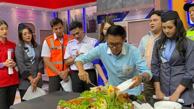 Eko Patrio Ikut Potong Tumpeng Perdana Pesbukers, Nantikan Hanya di ANTV!