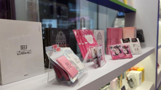 Selain Undang Apink, KOREA 360 Luncurkan Merch Store WITHMUU