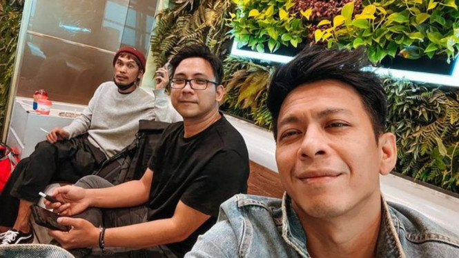 Instagram @arielnoah