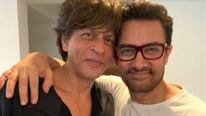 Rajkumar Hirani Beberkan Kesamaan Shah Rukh Khan dan Aamir Khan