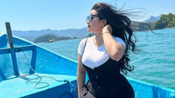 Instagram/ @zenyameliani__