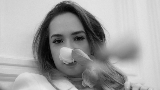 Instagram/anneofficial1990