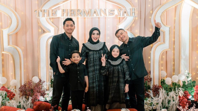 Instagram @ashanty_ash